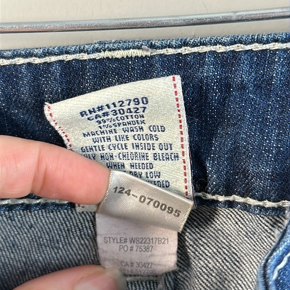 True Religion Becky White Stitch Bootcut Jeans Size 28 - Picture 16 of 16